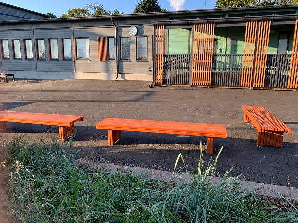 BOULEVARD BÄNK MED RIBBSITS, RÖDBRUN