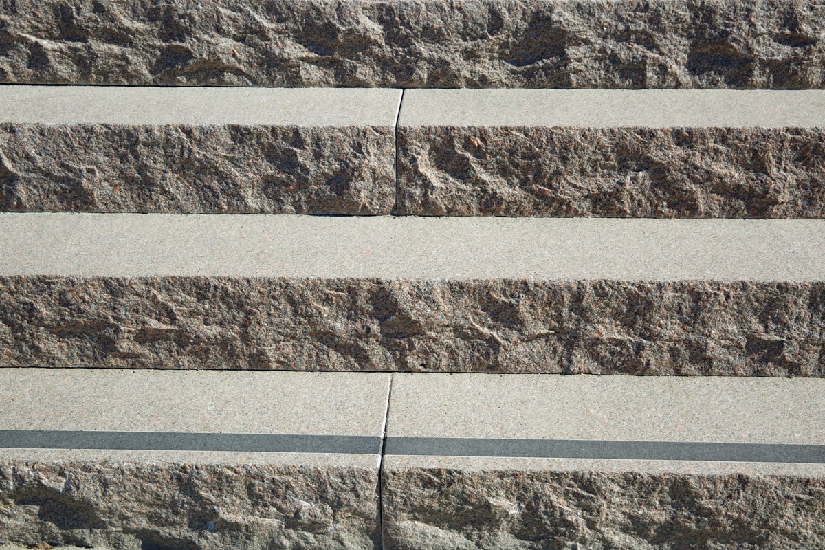 Blocksteg 1050, Bohus grå, råkilad, 1050x350x150