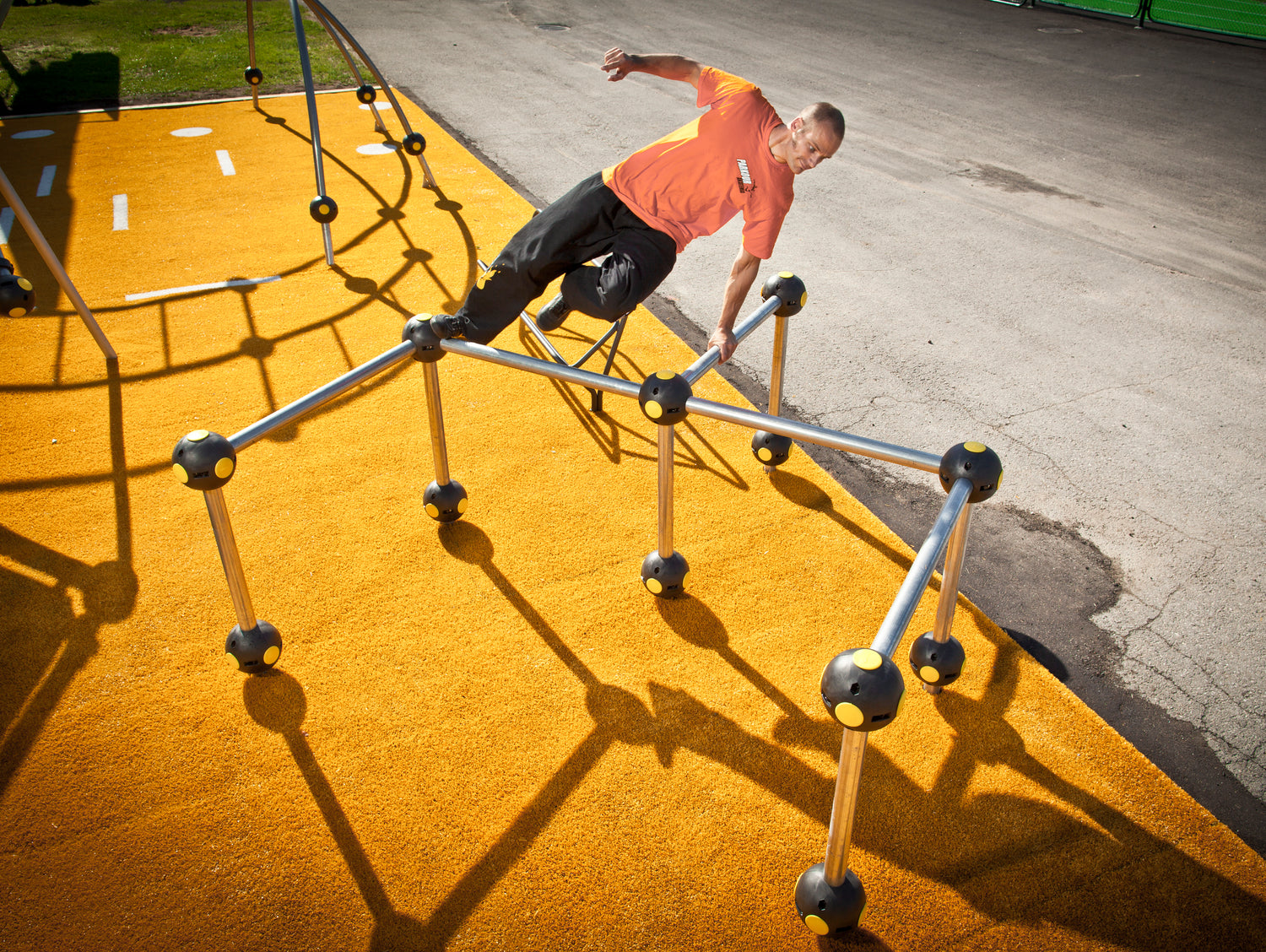 VAULT RAILS, M