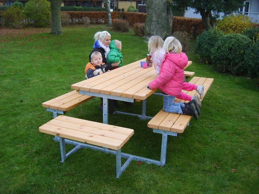 Freida Bänkbord Med plts till 16 personer