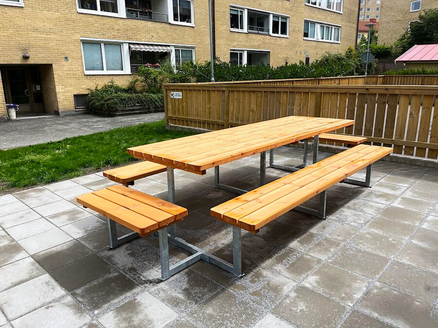 Freida Bänkbord Med plts till 16 personer